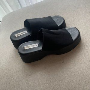 Steve Madden Women's Slinky30 Wedge Sandal, Black, Size 9